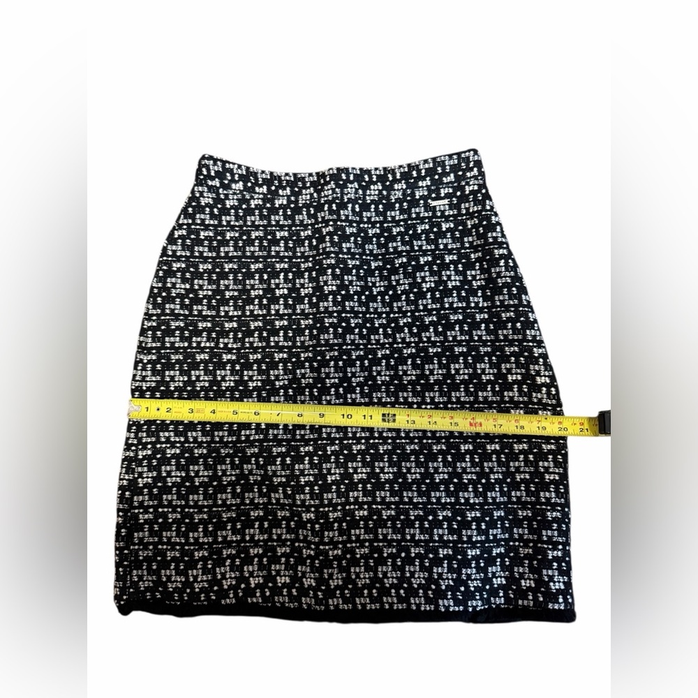 Elie Tahari Black White Bouclé Tweed Mini Skirt Women’s Size 6 Lined Chic - Picture 3 of 6